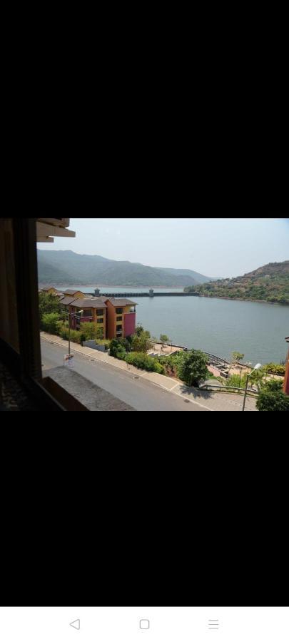 2Bhk Lake View Apartment Lavasa Esterno foto